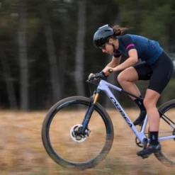 Mtb Orbea Alma H10-eagle Turkos -Cyklar affär ALMA20shooting action1420 20Small 1