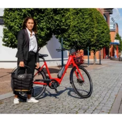 Elcykel Ecoride Ambassador 28 AXS M-5 E6 Dam Röd -Cyklar affär ambassador axs m 8 e6 rod scaled 1600x900 1