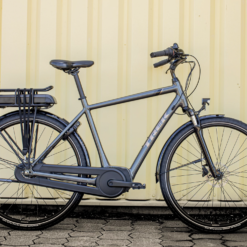 Elcykel Trek District+ 1 500Wh Grå -Cyklar affär districtplus1 21 33478 a portrait 2