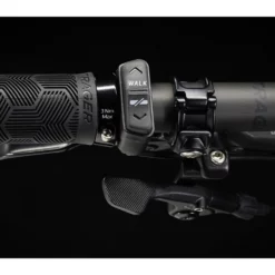 El MTB Trek Fuel EXe 9.8 GX AXS Mulsanne Blue 17 El MTB Trek Fuel EXe 9.8 GX AXS Mulsanne Blue -Cyklar affär g 601842783092 4 kopia