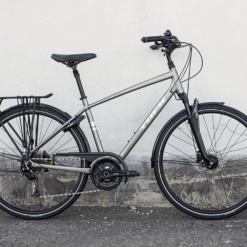 Hybridcykel Trek Verve 3 Equipped Grå -Cyklar affär verve3equipped 21 33537 a portrait