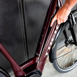 Elcykel Trek Verve+ 4 Lowstep Röd -Cyklar affär verveplus4lowstep 22 35140 b alt3 1